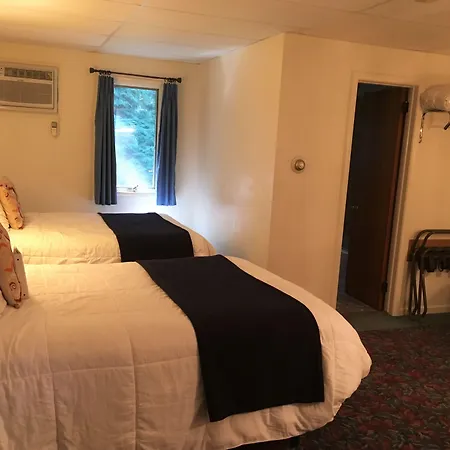 Cedar Motor Inn-2